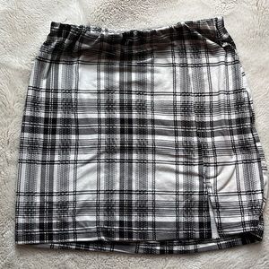 Marci Plaid Skirt — Women’s Size Small — Like New